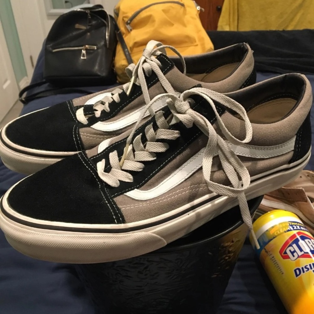 Vans Grey & Black Old Skool Men’s Size 10!